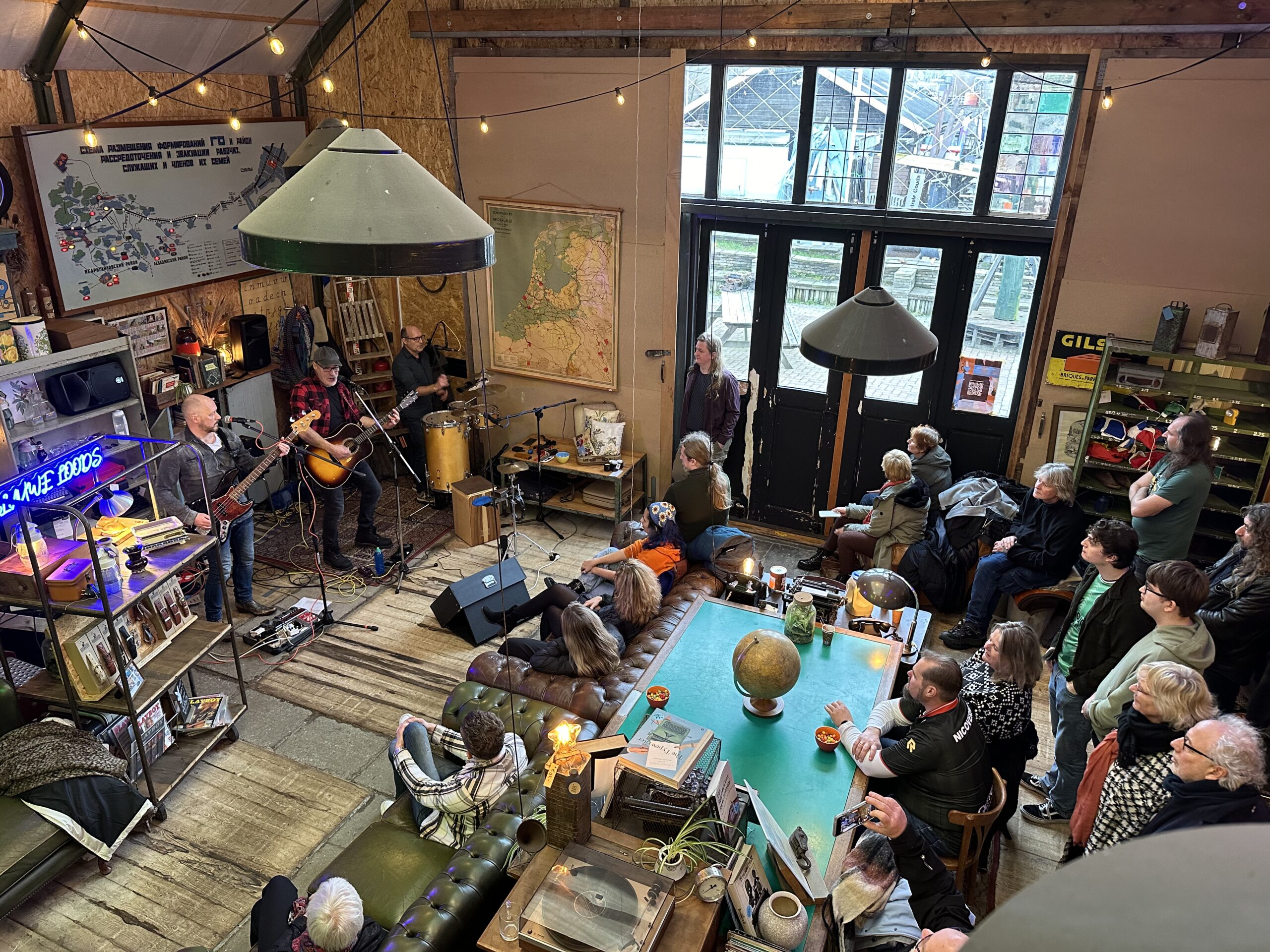 Gluren bij de Buren Maak Ministerie